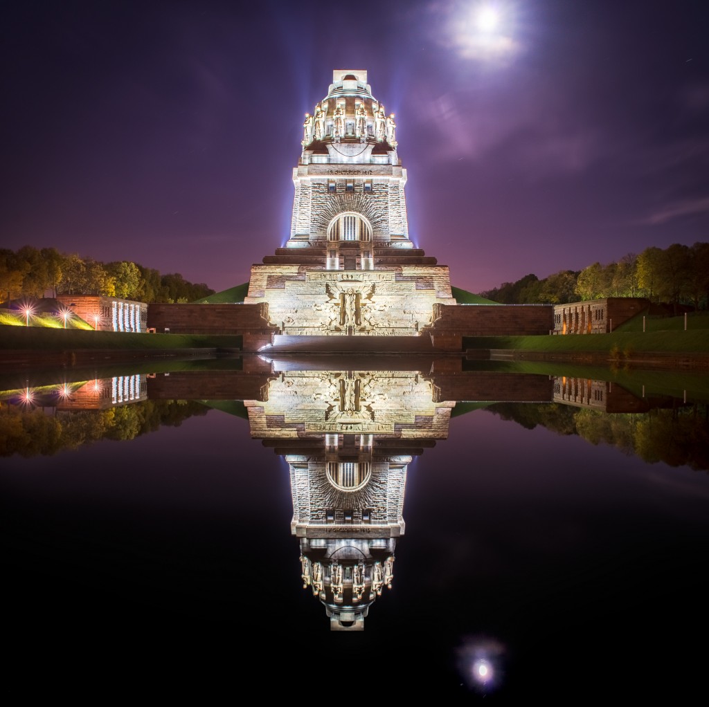 Another shot from my small Germany tour last week. I had one afternoon in Leipzig and saw the first time the Monument to the Battle of the Nations ("Völkerschlachtendenkmal) in Leipzig (open first time 1913). Deeply impressive and pretty likely one of the oversized last battle monuments in Europe. If you zoom in , you get an idea of the size.