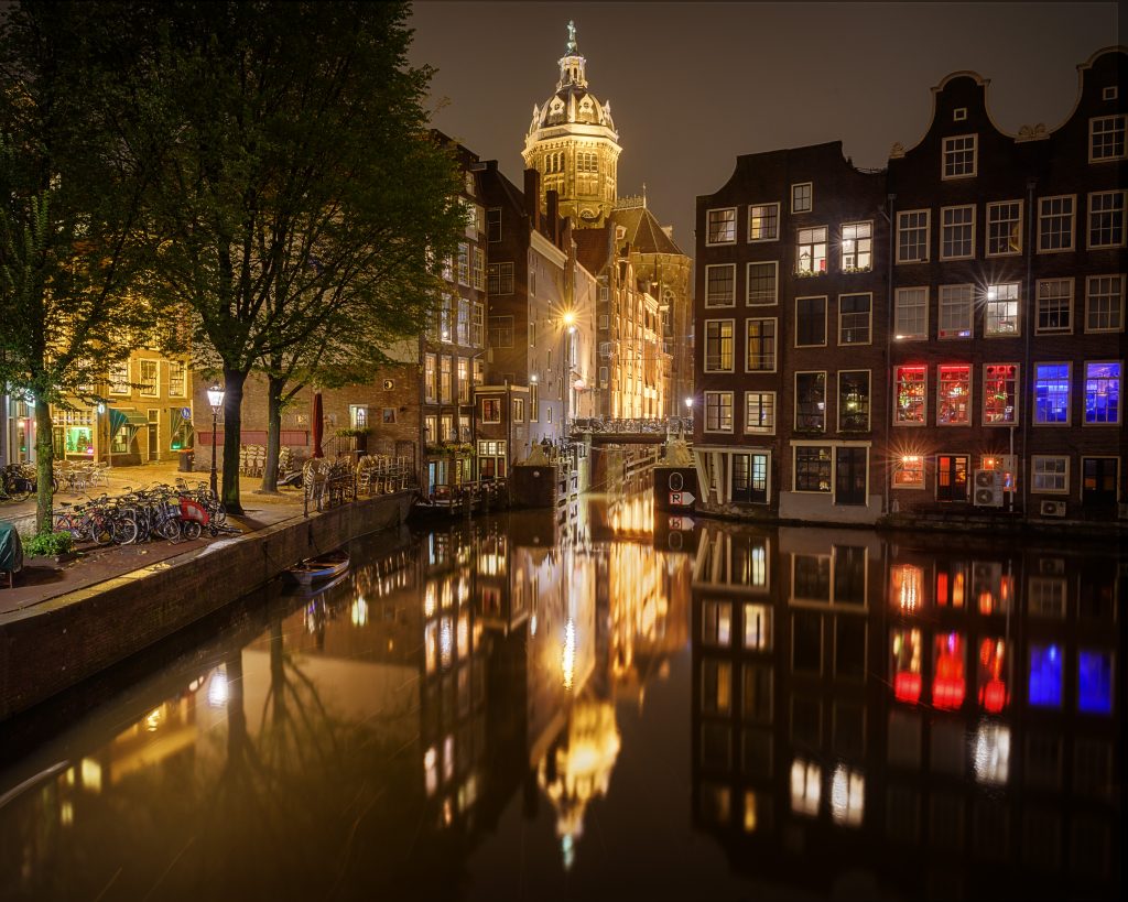 I personally think, city night shots are really the best. I love to see all the different lights. the atmosphere of the night life, the motion blur of cars, and coolness of artificial light. Theses shots were made on a walk through Amsterdam last summer. Hope you enjoy it.