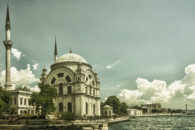 That is the Dolmabahçe Camii in Istanbul. An elegant, 19th-century, Ottoman-style mosque with Baroque & rococo-influenced decorative features. In the back the Bosporus Bridge. I hope Turkey will find again […]